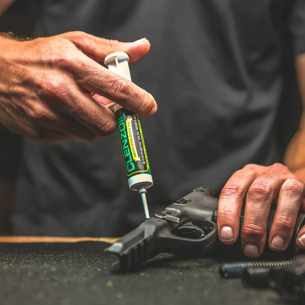 Clenzoil Asehuolto ^ Synthetic Gun Grease rasvaruisku
