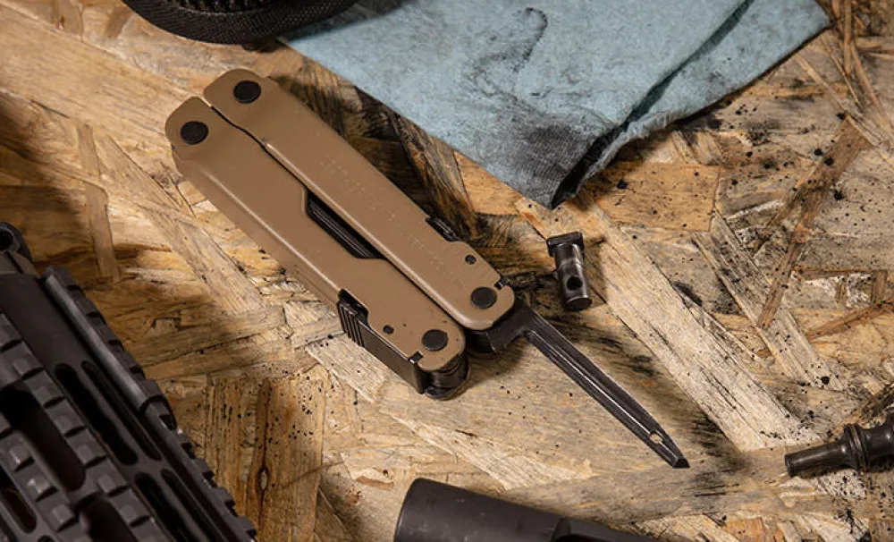 Leatherman Monitoimityökalut ^ Super Tool 300M monitoimityökalu, musta