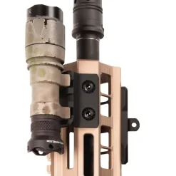 Magpul Muut Asetarvikkeet ^ M-LOK Offset Light/Optic Mount kiinnityskisko, alumiini