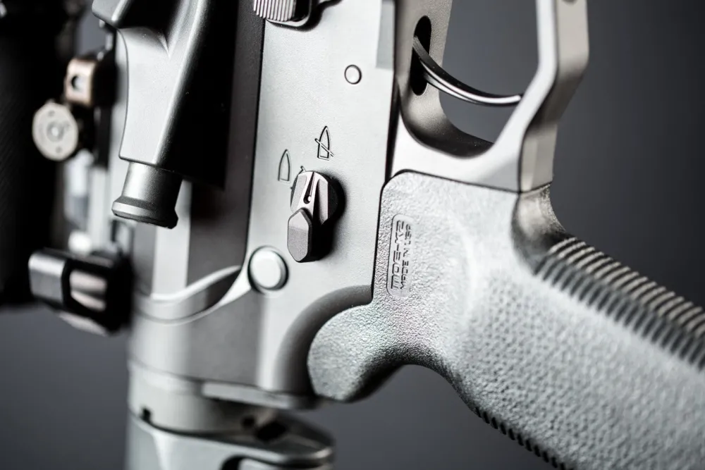 Radian Muut Asetarvikkeet ^ Talon AR-15 kaksipuolinen varmistin