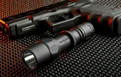 Surefire Valaisimet ^ G2ZX Combat Light taskulamppu