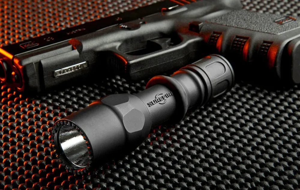 Surefire Valaisimet ^ G2ZX Combat Light taskulamppu