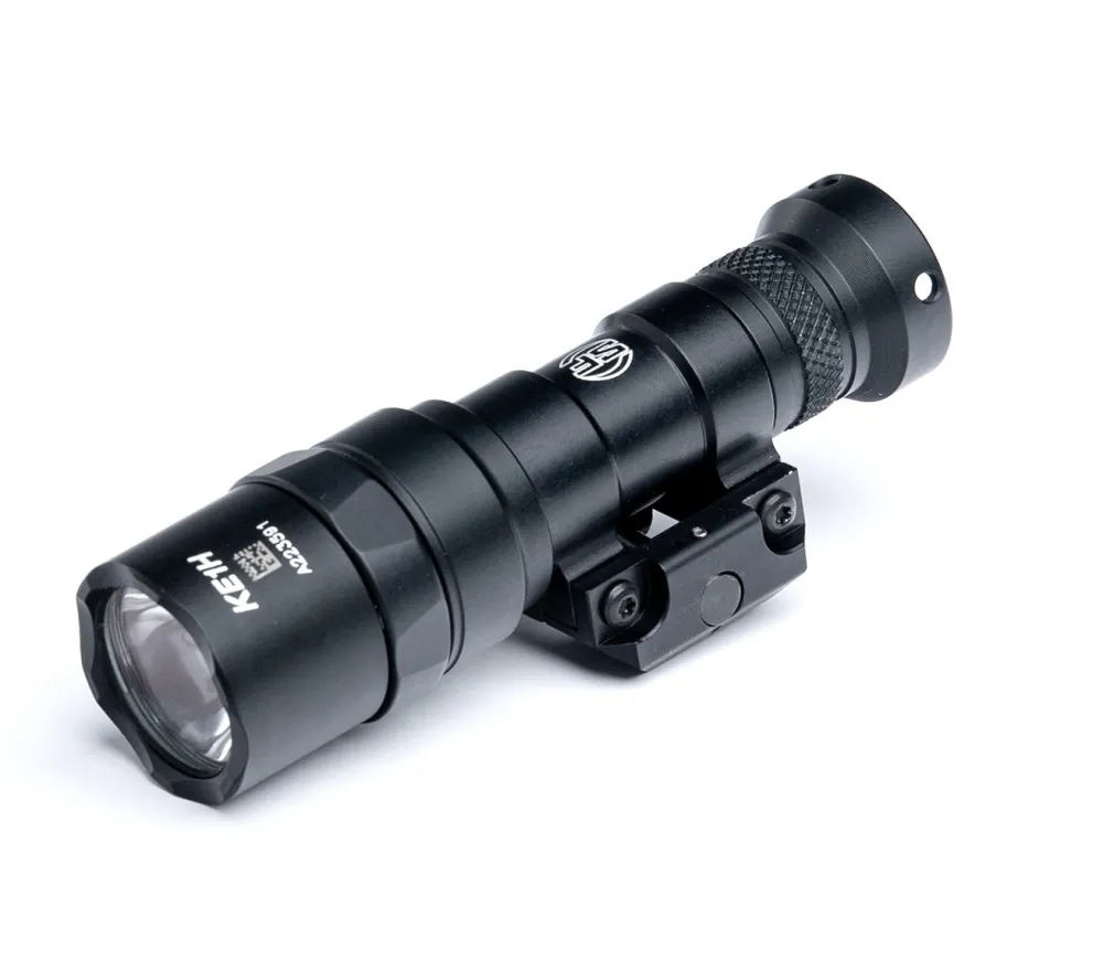 Surefire Asevalot ^ M300C Mini Scout Light asevalo, 500 lm