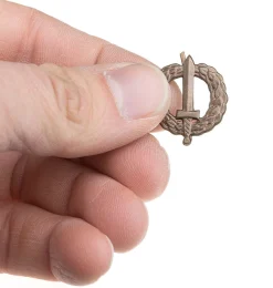 Czechoslovakia Tunnukset ^ Tsekkoslovakialainen aselajimerkki, metallia, ylijäämä