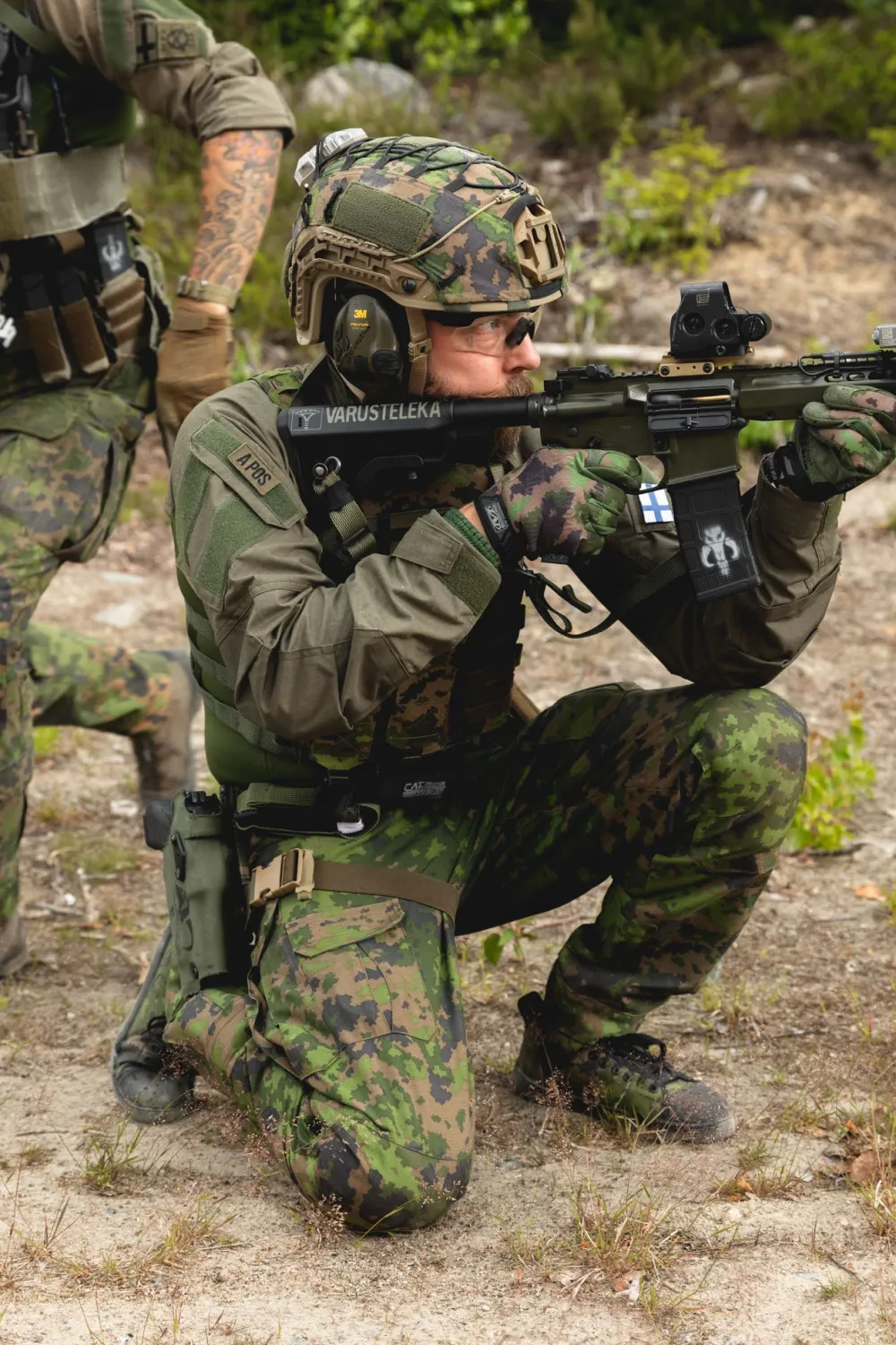 Varusteleka Taskut ^ kiväärin lipastasku