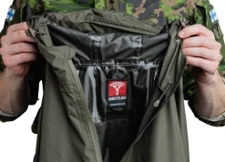 Varusteleka Takit|L6 Waterproof Shell ^ L6 Sadeanorakki