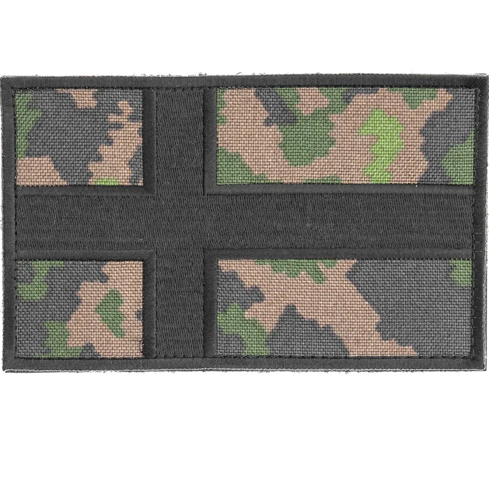 Varusteleka Tunnukset ^ Suomen lippumerkki, 154 x 94 mm, M05 metsäkuvio