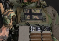 Varusteleka Tunnukset ^ Suomen lippumerkki, 154 x 94 mm, M05 metsäkuvio